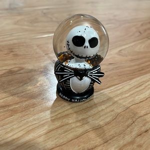Jack Skellington snow globe